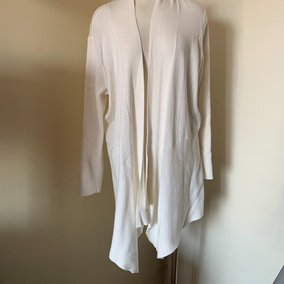 DESIGN HISTORY IVORY CARDIGAN SIZE 1X 80% RAYON 20% NYLON - Picture 1 of 10